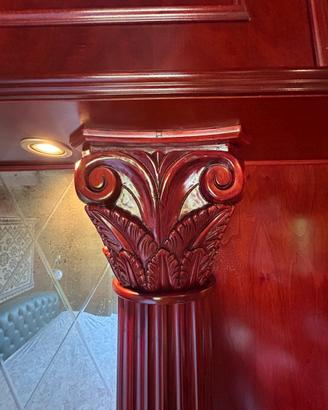 colonna intarsiata in pieno legno