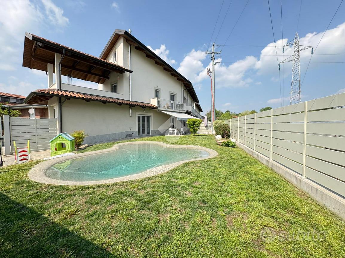 VILLA A SCHIERA D'ANGOLO A SAN FRANCESCO AL CAMPO - Altro