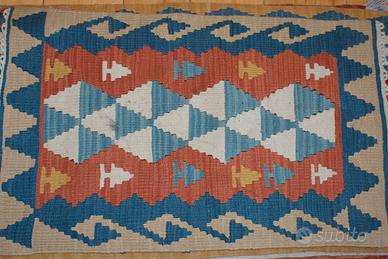 KILIM originali  4 pezzi ..fatti a mano / lana