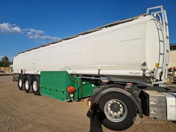 Semirimorchio cisterna carburanti