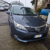 Toyota Avensis 2.0 D-4D Wagon Lounge