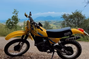 2 suzuki dr 400