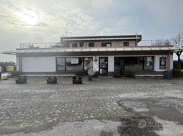 NEGOZIO A CASTIGLIONE DELLE STIVIERE