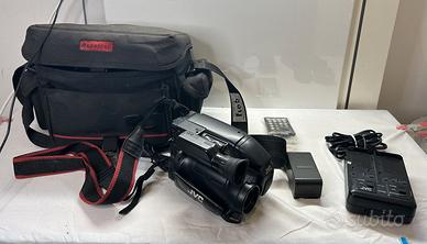 JVC GR-AX60 Compact VHS-C 12x VideoMovie + Charger
