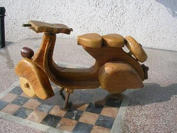 Vespa modellino cm.28