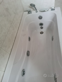 Vasca idromassaggio