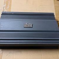 Amplificatore per auto in classe D «Zemletrezhenie