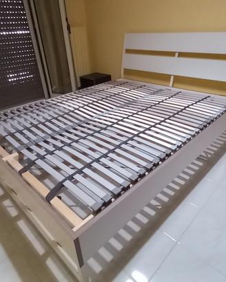 Letto matrimoniale IKEA