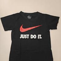 NIKE Maglietta 5 6 anni nera
