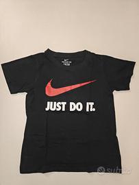 NIKE Maglietta 5 6 anni nera