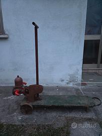 Pompa a mano  antica