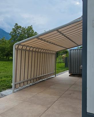 Tenda da sole a capanno