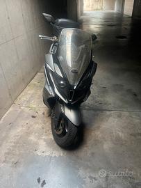 Kymco Downtown 350