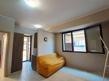 V.LE SCALA GRECA:BIVANI+SERVIZI.AMPIO TERRAZZO