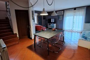 Ampio appartamento su due livelli