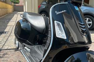 Vespa gts 300 nera