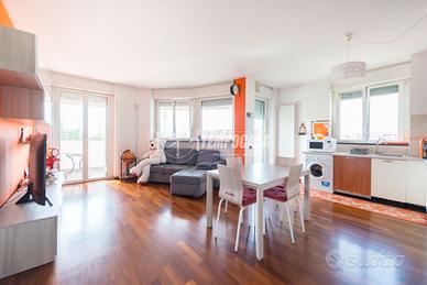 AMPIO E LUMINOSO BILOCALE DI 75 MQ!