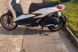 Beverly 300 2022