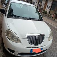 AUTO USATA IN PERFETTO STATO