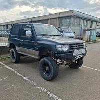 Mitsubishi Pajero 2.5 TDI Metal-top S.S. GLS Targe