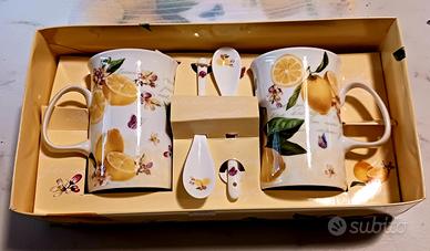 2 Mug in poecellana con cucchiaini