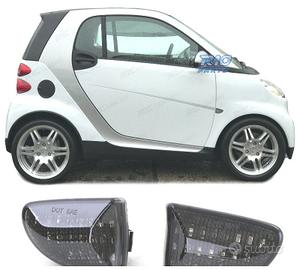 FRECCIE LATERALI PER SMART FORTWO 451 07- LED NERO