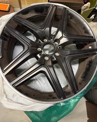 1 cerchi lega 20’ Mercedes Benz AMG GLA GLB