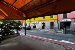 NEGOZIO A SARZANA