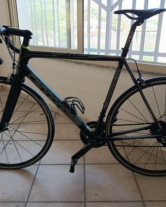 Bicicletta Cannondale ultraleggera