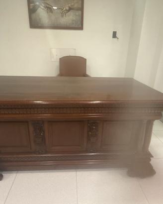 Scrivania direzionale classica in legno lavorato
