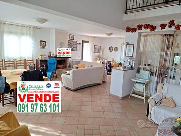 Villetta Indipendente 5 vani 2 servizi + giardino