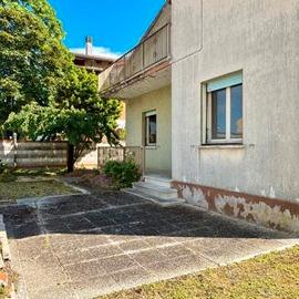 Villa singola con giardino, Ponte Sasso.Rif.M/2050