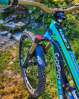 mtb yt  cf capra  carbon 