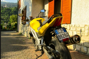 Suzuki SV650 2005 - 42mila km - Giallo originale