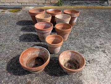 Vasi rotondi in terracotta