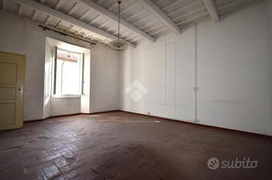 3 LOCALI A DOVADOLA