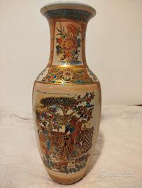 Vaso decorato in ceramica 