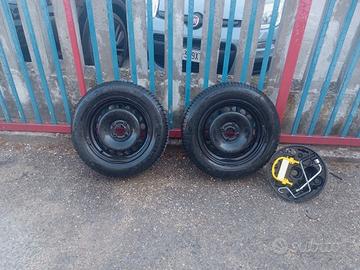 Cerchi borchie e gomme 4 stagioni  185/65/15