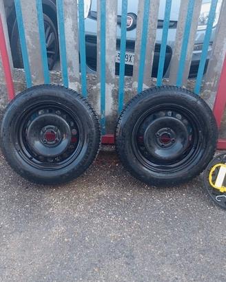 Cerchi borchie e gomme 4 stagioni  185/65/15