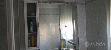 Mobile bagno bianco elegante