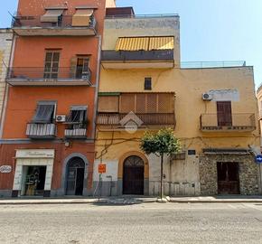 3 LOCALI A TORRE DEL GRECO