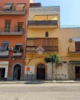 3 LOCALI A TORRE DEL GRECO