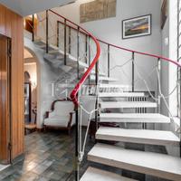 VILLA CON GIARDINO PRIVATO