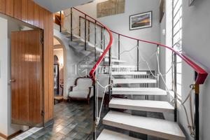 VILLA CON GIARDINO PRIVATO