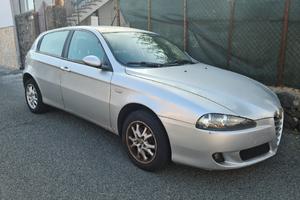 ALFA ROMEO 147 1.9 JTD (115) 5 porte Progression

