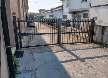 2 cancelli doppi in acciaio