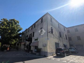 CASA SEMINDIPENDENTE A MONTE GRIMANO TERME