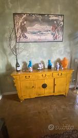 Mobiletto antico cinese in legno giallo