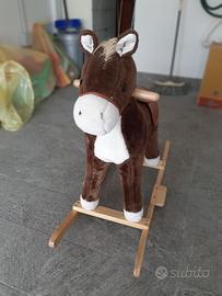 Cavallo a dondolo gioco bimbo/a
