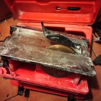 Sega   elettrica per piastrelle e pompa idrovora
